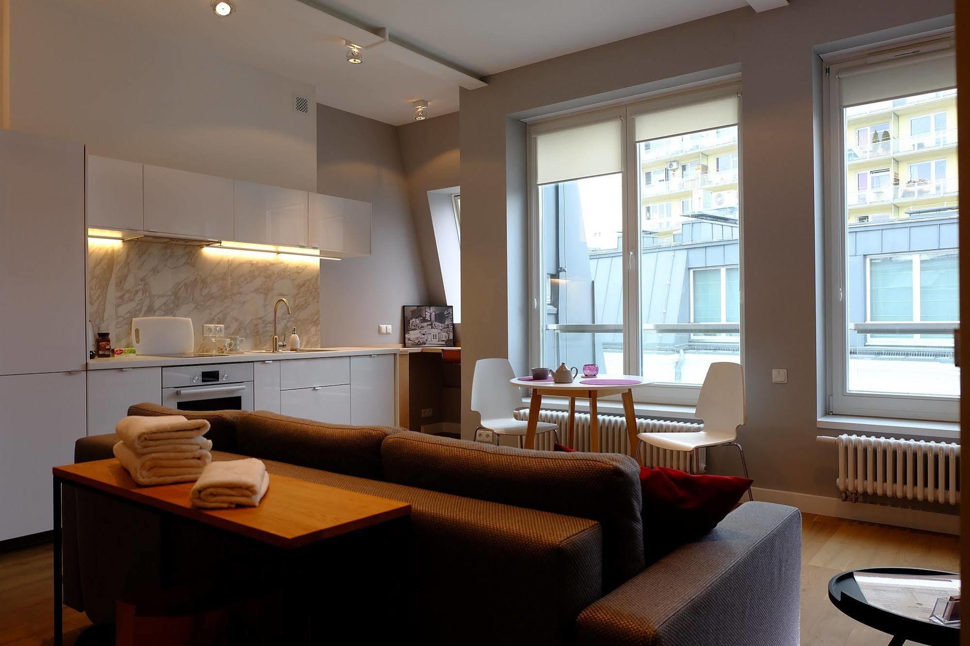 Residence Okolnik Apartments ワルシャワ エクステリア 写真