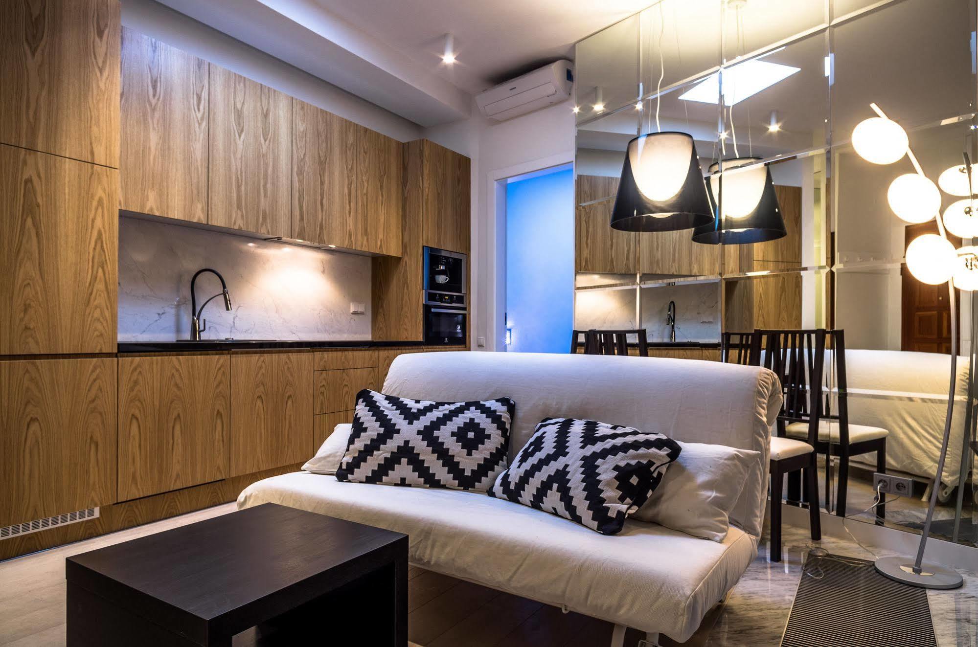 Residence Okolnik Apartments ワルシャワ エクステリア 写真